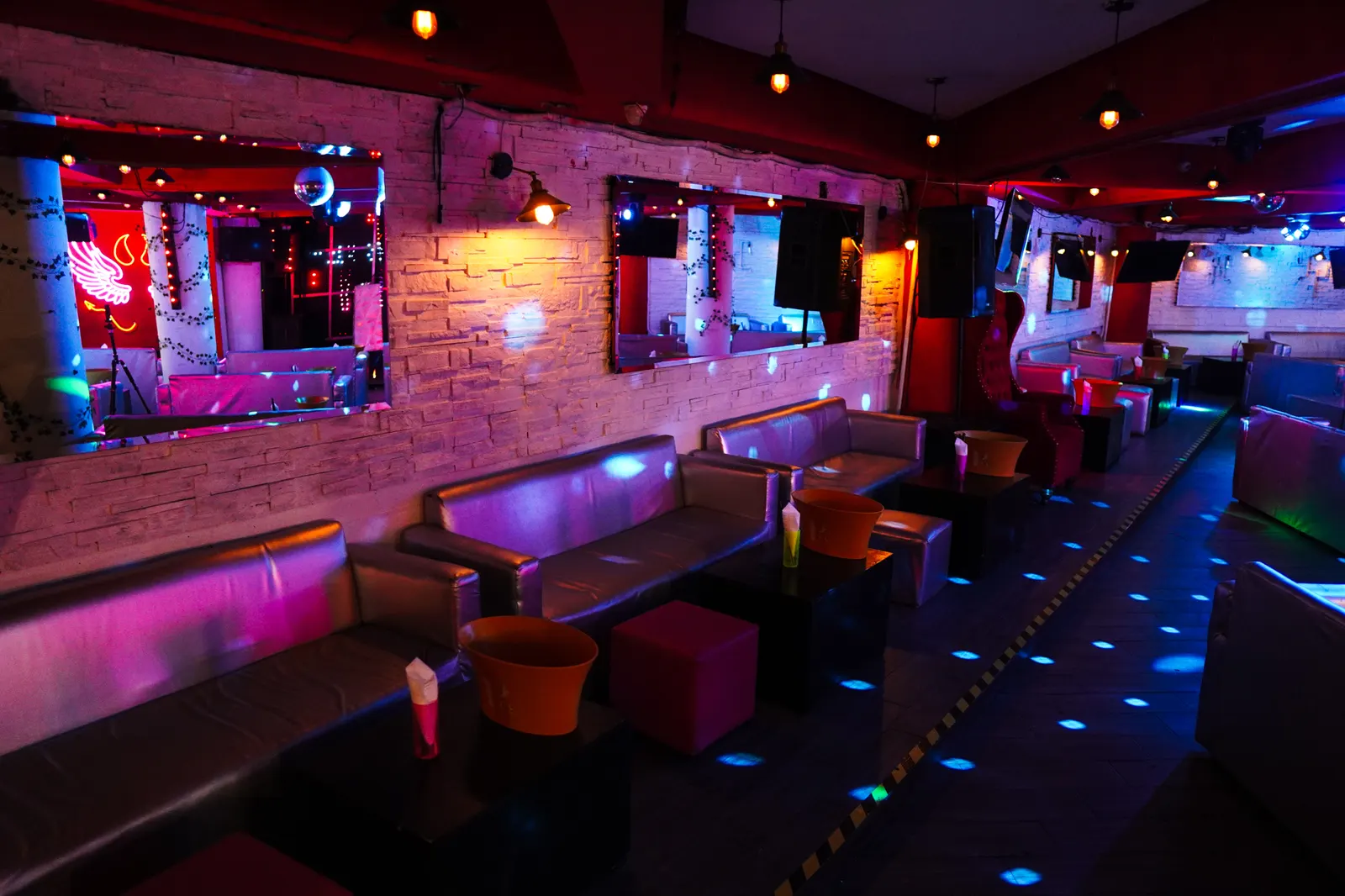 Salas lounge de Salón Nápoles con iluminación ambiental, salón de eventos en la Nápoles CDMX